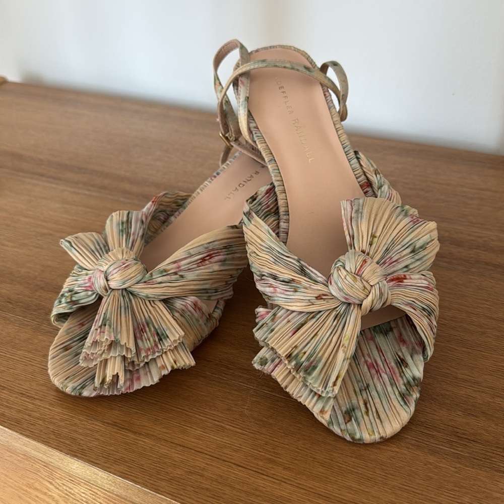 LOEFFLER RANDALL Camellia Pleated  Multicolor Bow heel Sandal sz8 NWOB